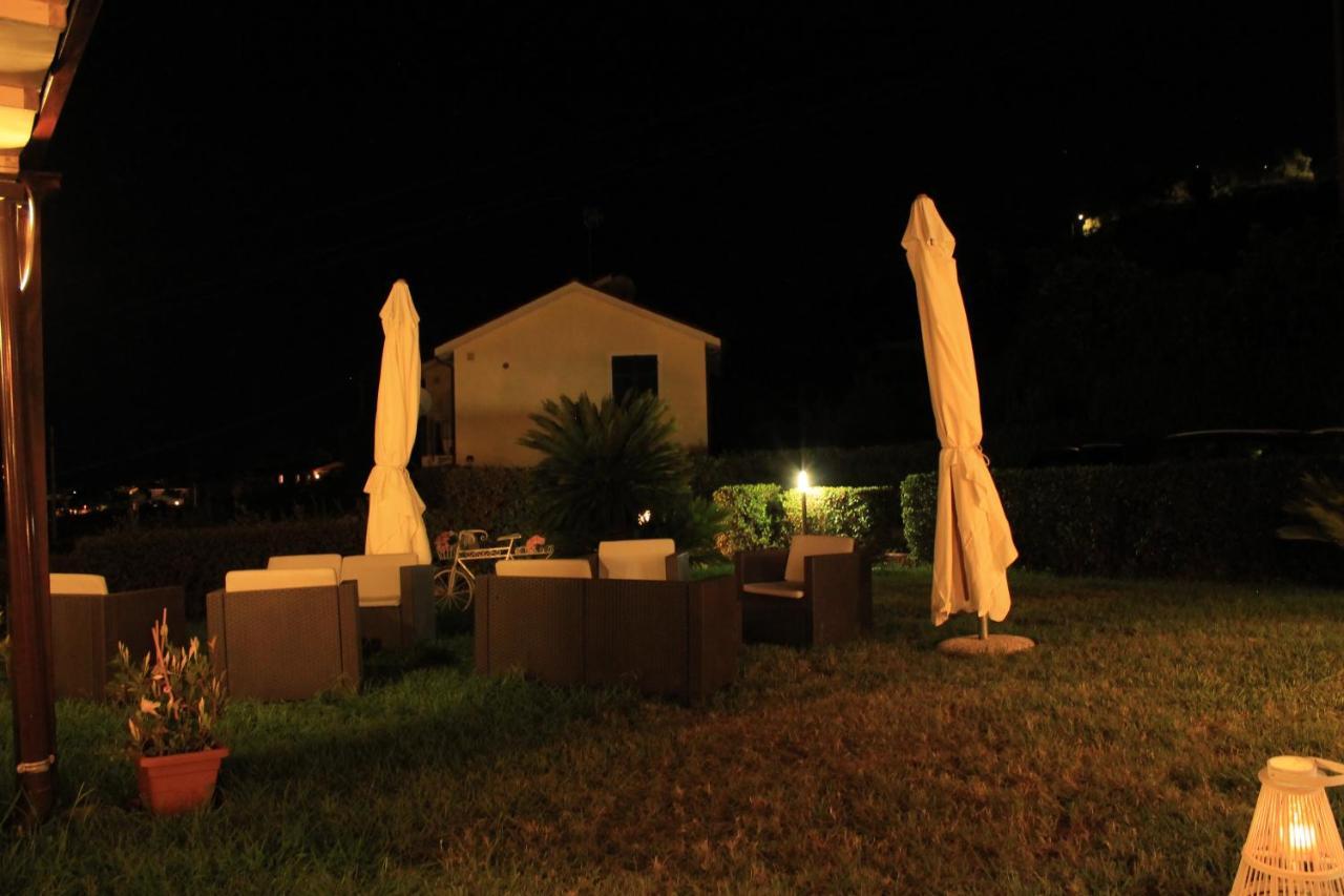 Villa Govi Diano Castello Kültér fotó